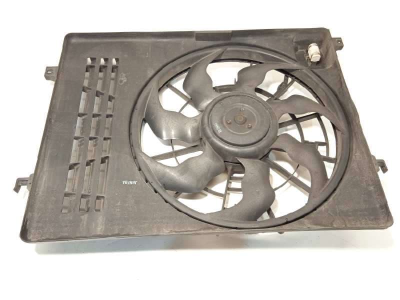 Recambio de electroventilador para kia sportage basic 4x2 referencia OEM IAM 253802Z000 - Blanco 3