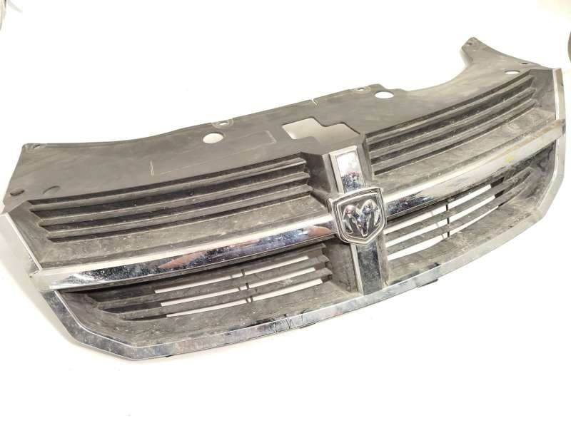 Recambio de rejilla delantera para dodge avenger 2.0 referencia OEM IAM YW40WS2AA - Plata