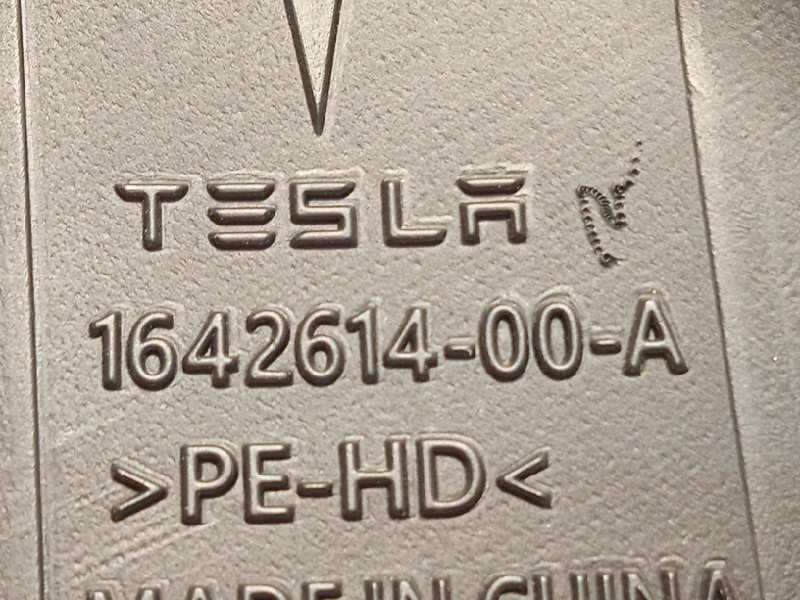 Recambio de deposito limpia para tesla model 3 rwd referencia OEM IAM 164261400A - Blanco 4