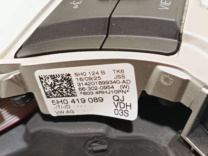 Recambio de volante para volkswagen tiguan 2,0 tig referencia OEM IAM 5H0419089QJVDH 6