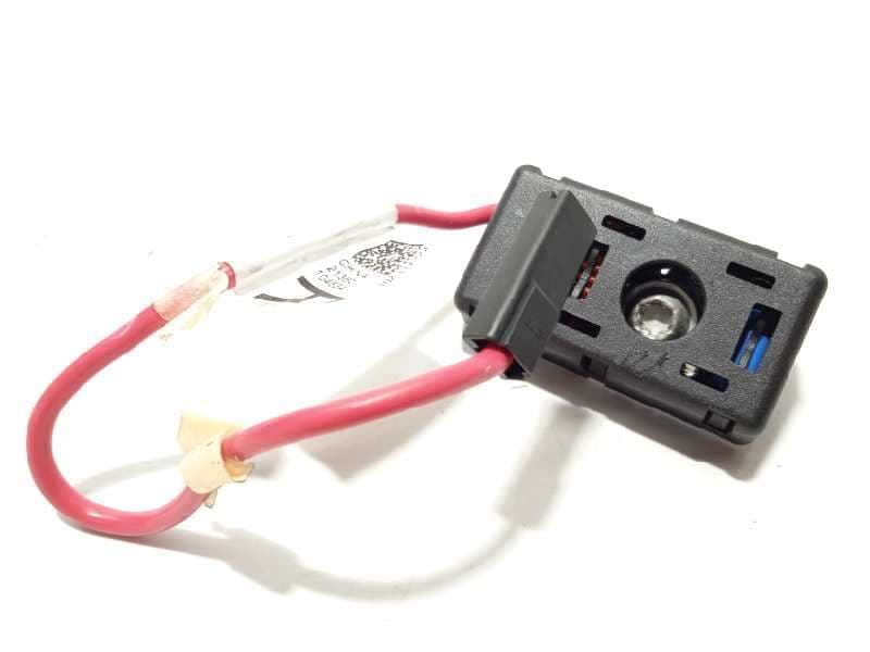 Recambio de antena para tesla model 3 rwd referencia OEM IAM 150942100C - Blanco 2