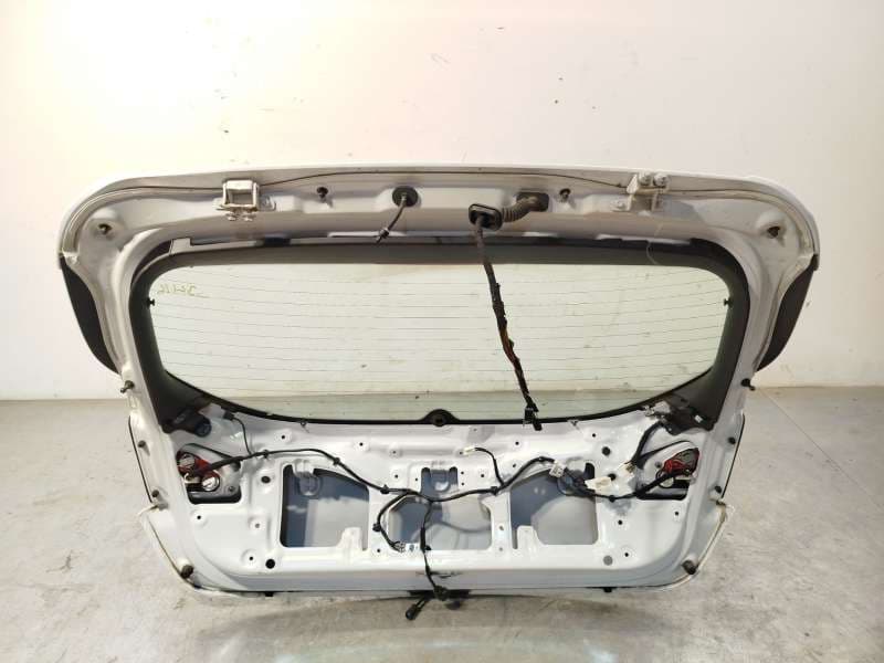 Recambio de porton trasero para kia cee'd 1.4 crdi cat referencia OEM IAM 73700A2000 - Blanco 4