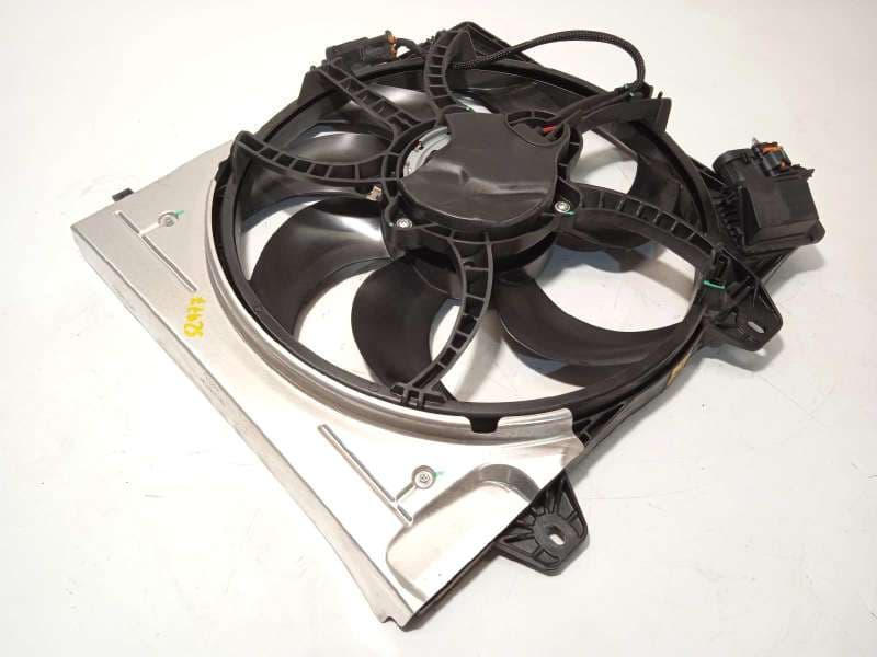 Recambio de electroventilador para peugeot 208 (p2) active referencia OEM IAM 9823959280 - Blanco 2
