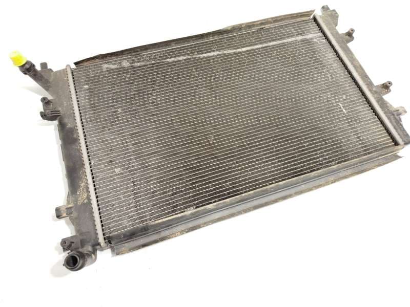 Recambio de radiador agua para seat leon (1p1) 1.4 tsi referencia OEM IAM 1K0121251CM - Blanco