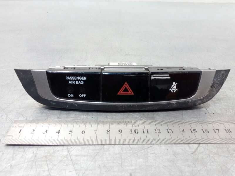 Recambio de warning para hyundai ix35 2.0 cat referencia OEM IAM 847402S450TAN - Blanco