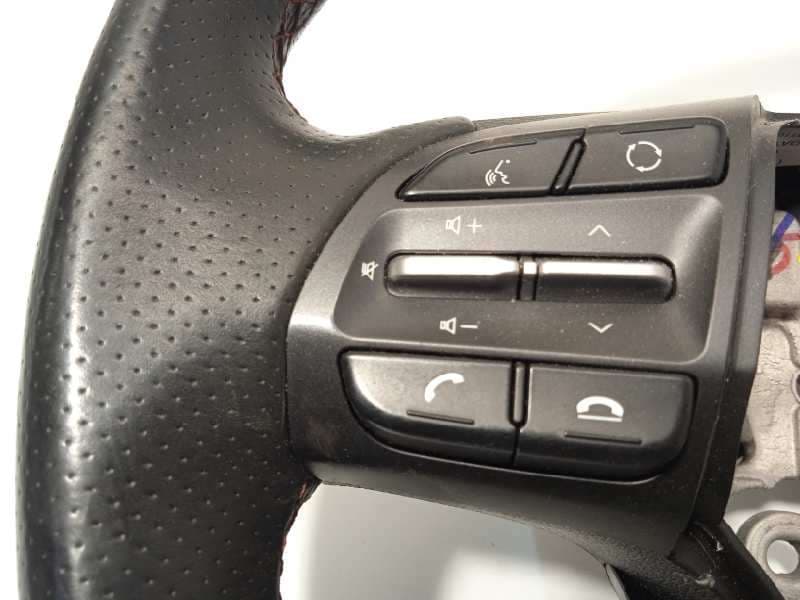 Recambio de volante para hyundai kona 1.0 tgdi cat referencia OEM IAM 56110J9390MGY - Blanco 2