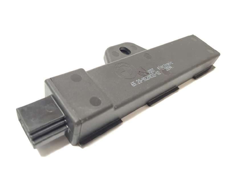 Recambio de antena para bmw serie x1 (f48) sdrive18d referencia OEM IAM 65209220832 - Blanco