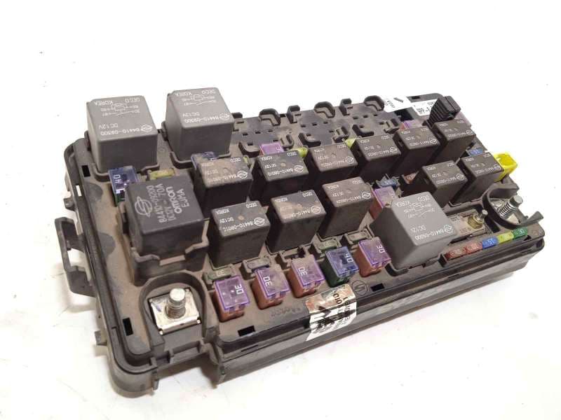 Recambio de caja reles / fusibles para ssangyong kyron 2.0 referencia OEM IAM 8231009081 - Negro