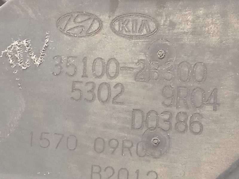 Recambio de caja mariposa para kia sportage drive 4x2 referencia OEM IAM 351002B300 - Gris 5