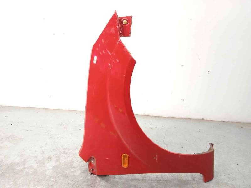 Recambio de aleta delantera derecha para ford fiesta (cbk) ghia referencia OEM IAM 1528047 - Rojo
