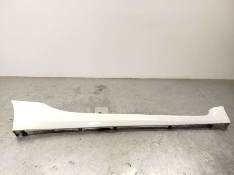 Recambio de estribo para peugeot ion electric referencia OEM IAM 1607893280 - Blanco