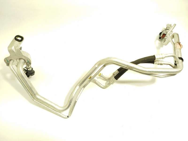 Recambio de tubos aire acondicionado para lynk & co 01 phev referencia OEM IAM 8888948346 - Negro
