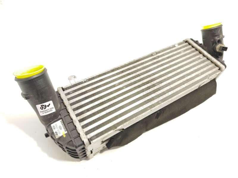 Recambio de intercooler para kia sorento ii (xm) 2.2 crdi referencia OEM IAM 282702F800 - Blanco