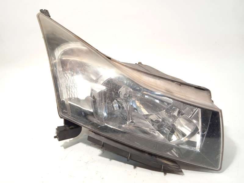 Recambio de faro derecho para chevrolet cruze (j300) 2.0 cdi referencia OEM IAM 96828235 - Rojo