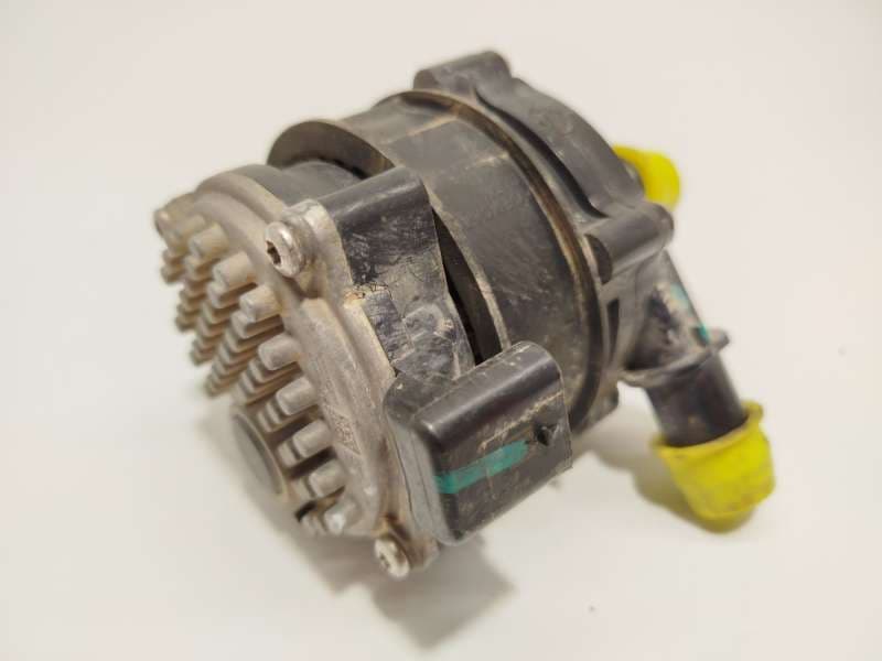 Recambio de bomba agua para lynk & co 01 phev referencia OEM IAM 8888894262 32222737 - Negro