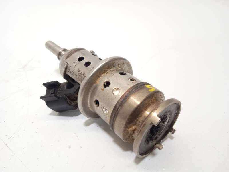 Recambio de inyector para volvo xc 40 2.0 diesel cat referencia OEM IAM 32203677 - Blanco