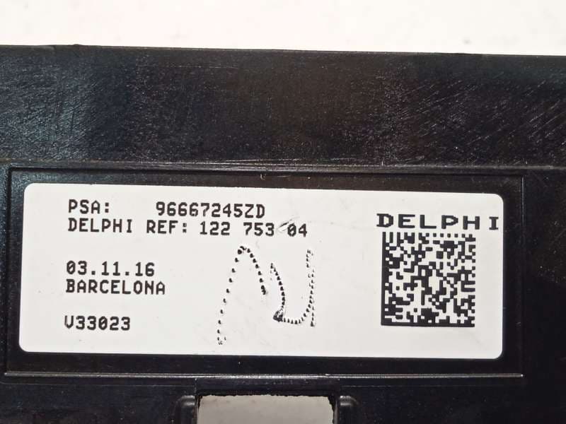 Recambio de mando volante para citroën c4 picasso feel referencia OEM IAM 96667245ZD - Blanco 4