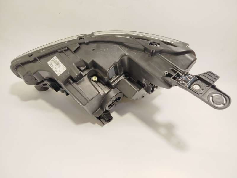 Recambio de faro derecho para citroën c4 iii 1.2 referencia OEM IAM 9830649280  73374698 4