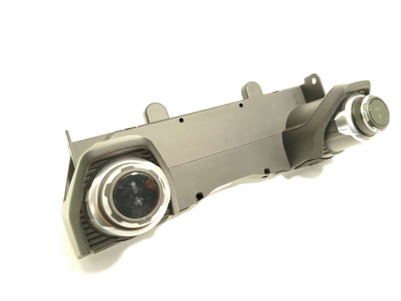 Recambio de mando climatizador para lynk & co 01 phev referencia OEM IAM 8890669966 - Negro