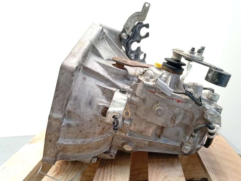Recambio de caja cambios para toyota aygo (_b4_) 1.0 (kgb40) referencia OEM IAM 303000H060 - Blanco 2