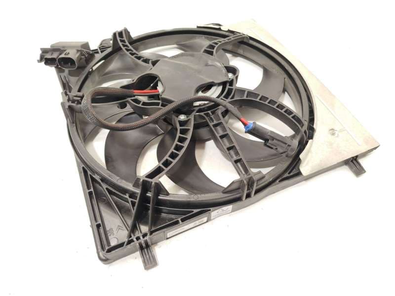 Recambio de electroventilador para jeep avenger referencia OEM IAM 9827752980 - Negro
