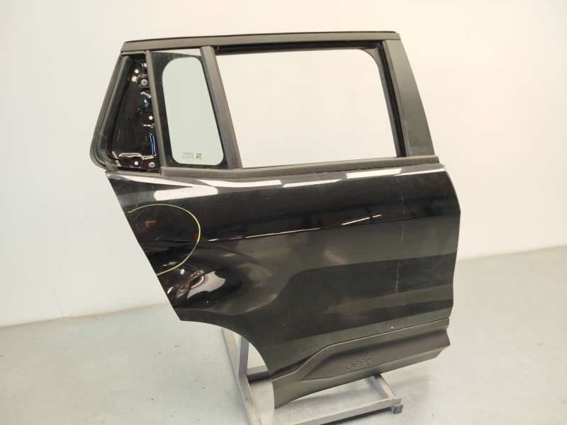 Recambio de puerta trasera derecha para jeep avenger referencia OEM IAM 52169934 - Negro