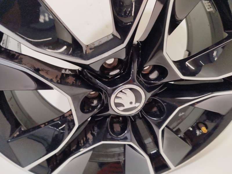 Recambio de llanta para skoda yeti (5l) 1.2 tsi referencia OEM IAM 5L0601025RJX2 - Plata 4
