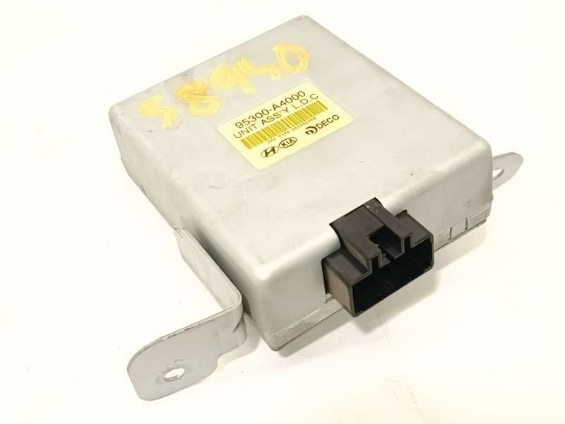Recambio de modulo electronico para kia carens iv 1.7 crdi referencia OEM IAM 95300A4000 - Blanco