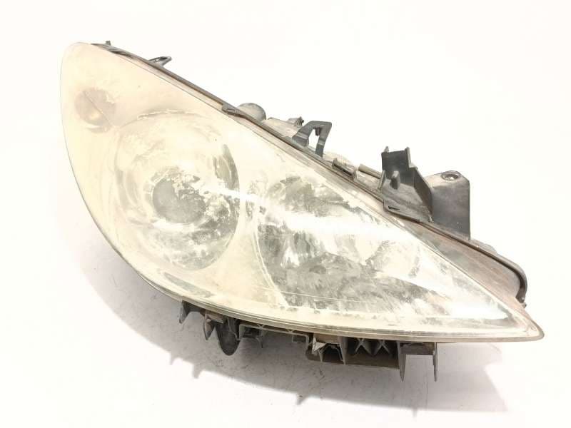 Recambio de faro derecho para peugeot 307 sw (3h) 2.0 hdi 135 referencia OEM IAM 620686 - Negro