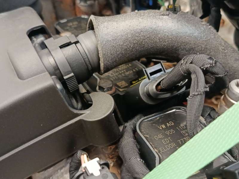 Recambio de despiece motor para seat ibiza v (kj1, kjg) 1.0 tsi referencia OEM IAM DUSB - Blanco 6