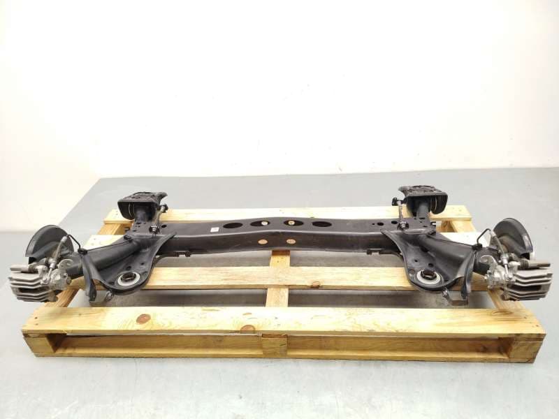Recambio de puente trasero para skoda kamiq (nw4) 1.0 tsi referencia OEM IAM 2Q0501053CM - Blanco