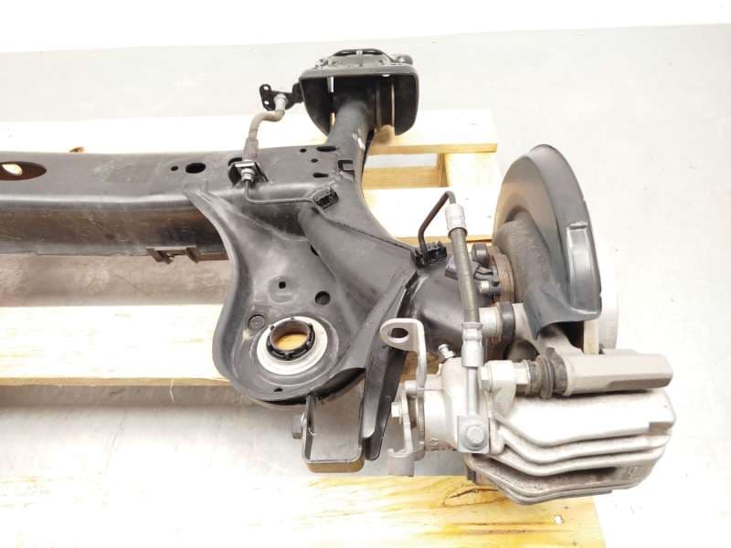 Recambio de puente trasero para skoda kamiq (nw4) 1.0 tsi referencia OEM IAM 2Q0501053CM - Blanco 2