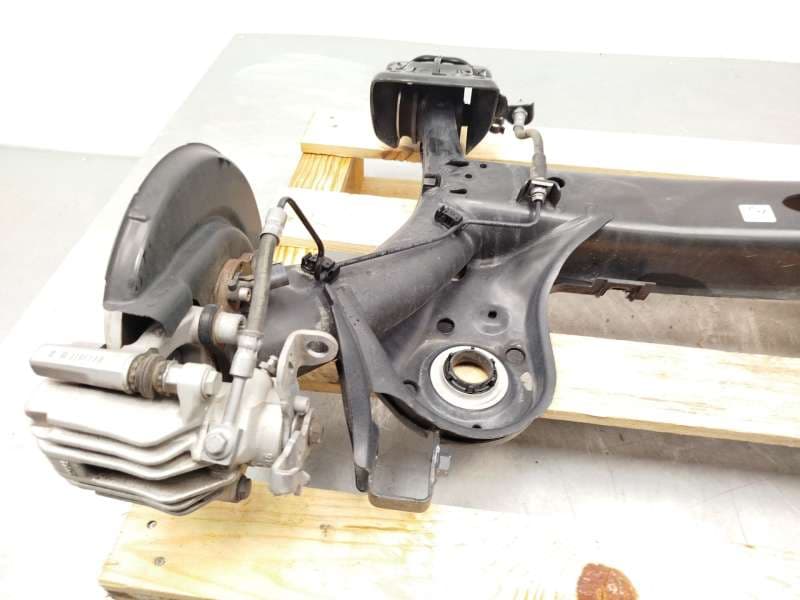 Recambio de puente trasero para skoda kamiq (nw4) 1.0 tsi referencia OEM IAM 2Q0501053CM - Blanco 3
