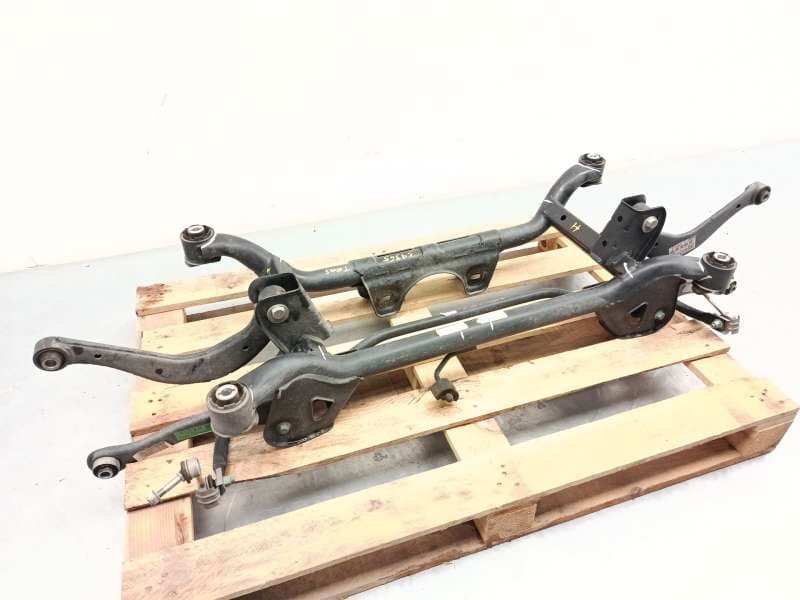 Recambio de puente trasero para jaecoo jaecoo7 phev 1.5 referencia OEM IAM 205000315AA - Negro