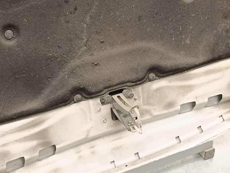 Recambio de capot para citroën c4 cactus 1.2 vti 82 referencia OEM IAM 9803651380 - Blanco 4