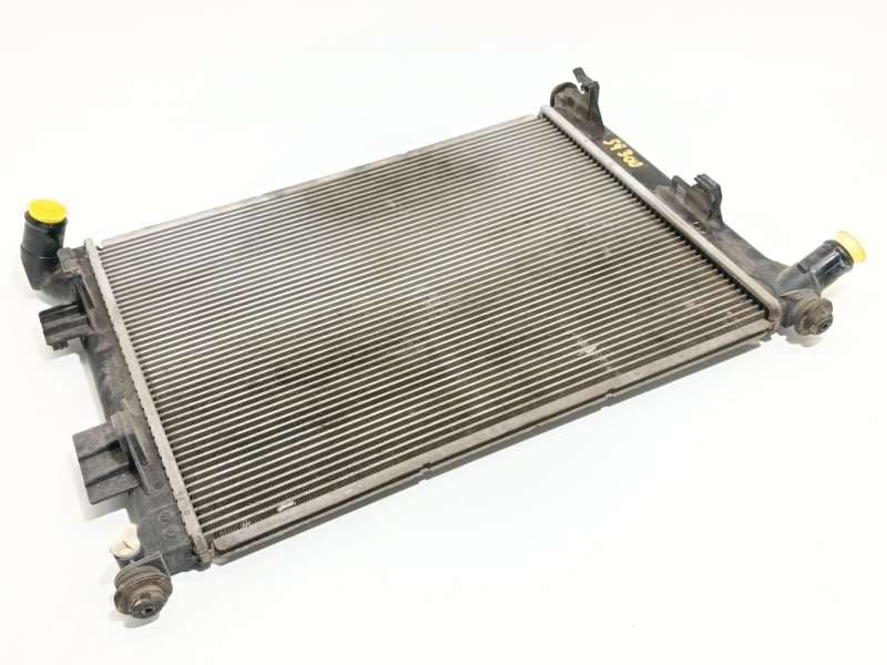 Recambio de radiador agua para hyundai i20 i (pb, pbt) 1.2 referencia OEM IAM 253100U000 - Plata