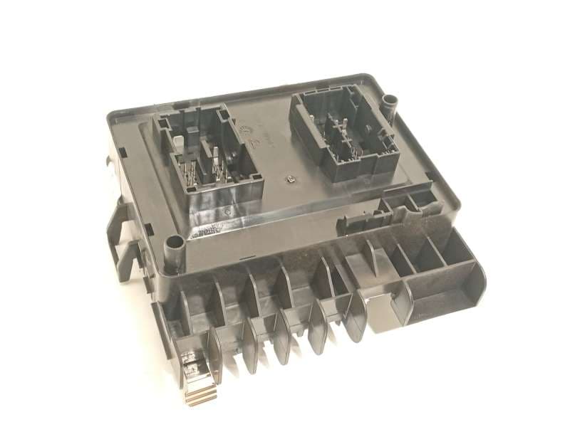 Recambio de caja reles / fusibles para byd dolphin surf referencia OEM IAM EQEAU3722500AZ - Verde 3