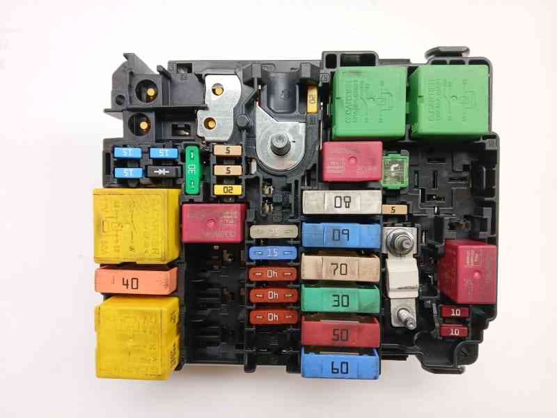 Recambio de caja reles / fusibles para citroën c3 iii (sx) 1.2 thp 110 referencia OEM IAM 9804848480