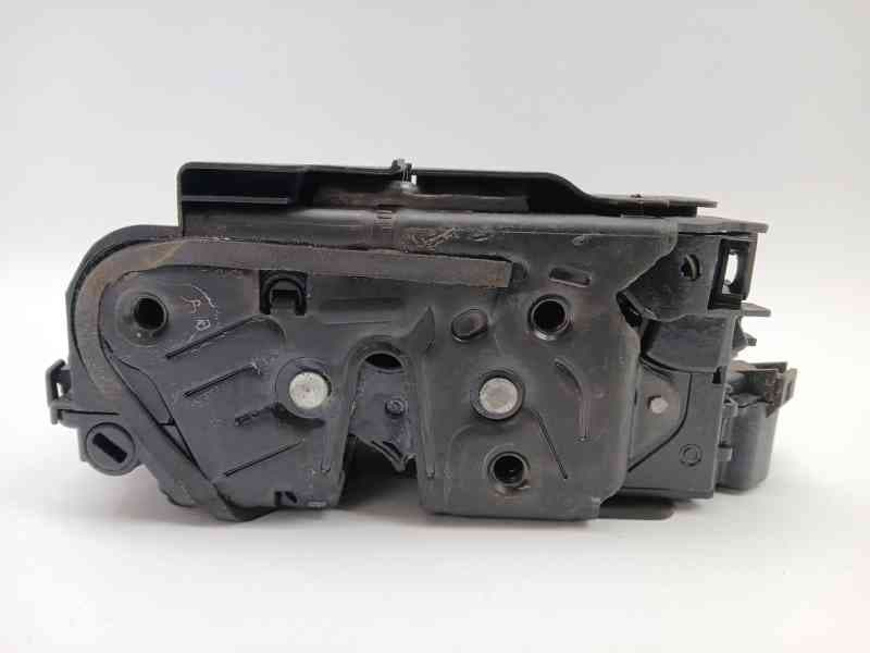 Recambio de cerradura puerta trasera derecha para volkswagen golf viii (cd1, da1) 2.0 tdi referencia OEM IAM 5TA839016L 5TA83901