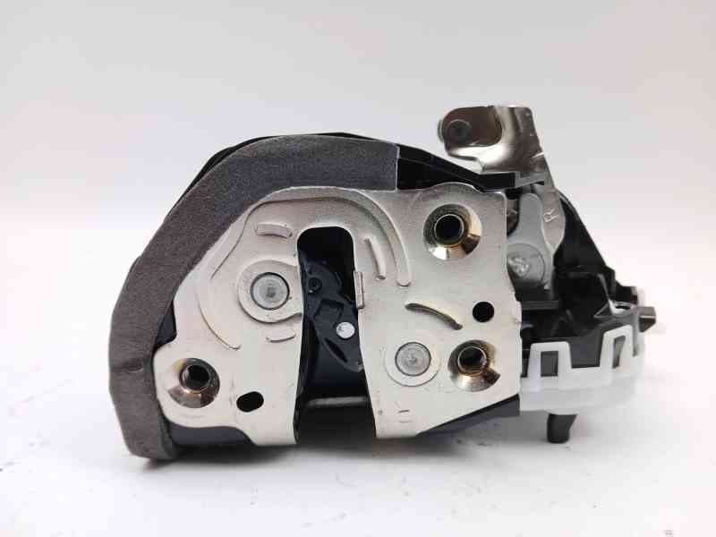 Recambio de cerradura puerta trasera derecha para toyota yaris (_p21_, _pa1_, _ph1_) 1.5 (mxpa11) referencia OEM IAM 69050K0040
