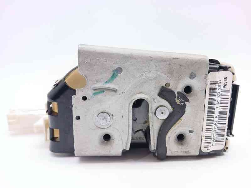 Recambio de cerradura puerta trasera izquierda para jeep cherokee (kl) 2.2 crd 4x4 referencia OEM IAM P04589915AE