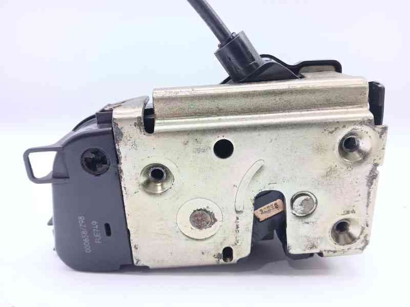 Recambio de cerradura puerta trasera derecha para renault laguna ii grandtour (kg0/1_) 1.9 dci (kg0g) referencia OEM IAM 8200000