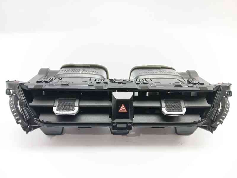 Recambio de rejilla aireadora para toyota corolla (e21) referencia OEM IAM 5567002830 5567002840