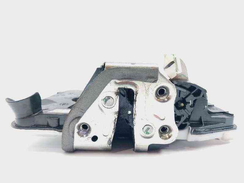Recambio de cerradura puerta delantera derecha para toyota aygo x-cite referencia OEM IAM 6903002520 - Blanco