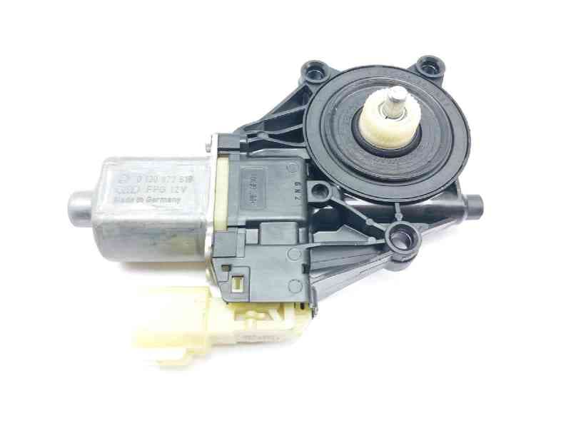 Recambio de motor elevalunas delantero derecho para ford fiesta (ccn) titanium referencia OEM IAM 8A6114553B 0130822619