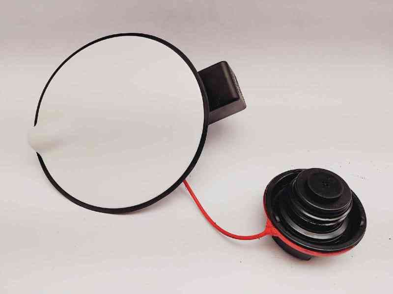 Recambio de tapa exterior combustible para opel corsa e van referencia OEM IAM 13183306 13427916