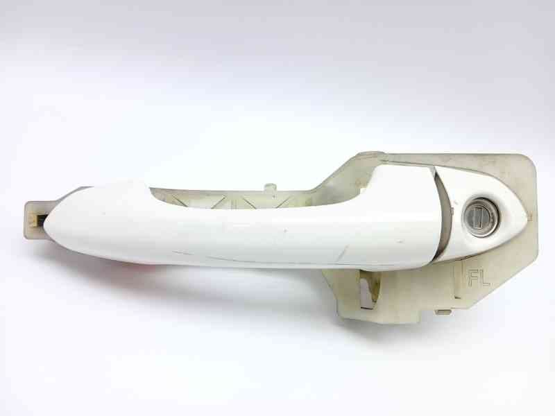 Recambio de maneta exterior delantera izquierda para kia carens iv 1.7 crdi referencia OEM IAM 82651A4000