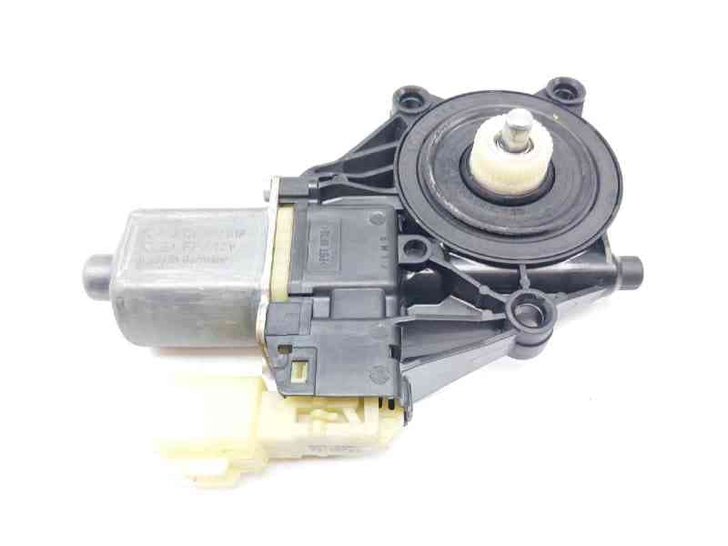 Recambio de motor elevalunas delantero derecho para ford fiesta (ccn) trend referencia OEM IAM 8A6114553B 0130822619