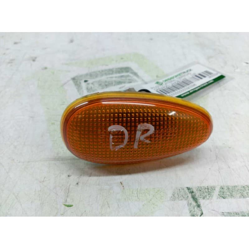Recambio de piloto lateral derecho para daewoo lanos cool referencia OEM IAM 96303241 - Verde