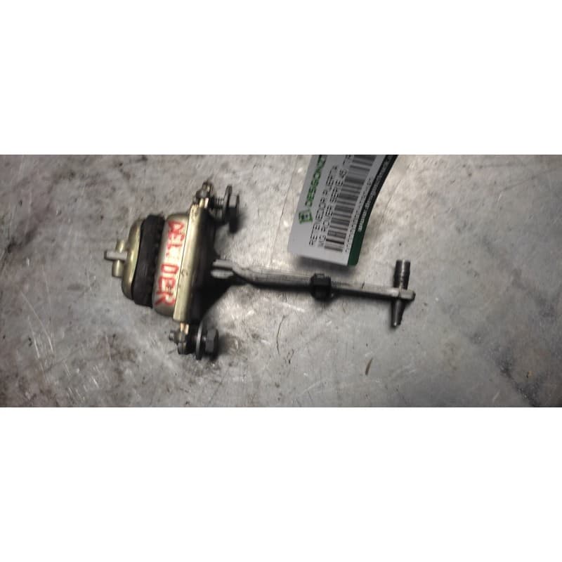 Recambio de retenedor puerta para mg serie 45 (t/rt) classic referencia OEM IAM DELANTERA DERECHA - Gris